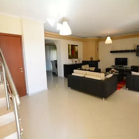 Natali Villa *