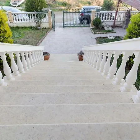 Natali Villa